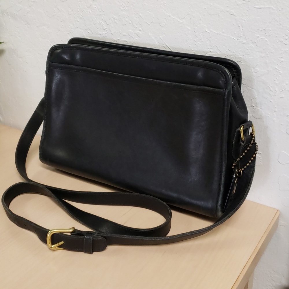 Coach Vintage Black Leather Crossbody Shoulder bag